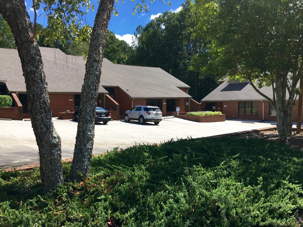 1309 Milstead Ave NE, Conyers, GA à louer Photo de l’immeuble– Image 1 sur 4