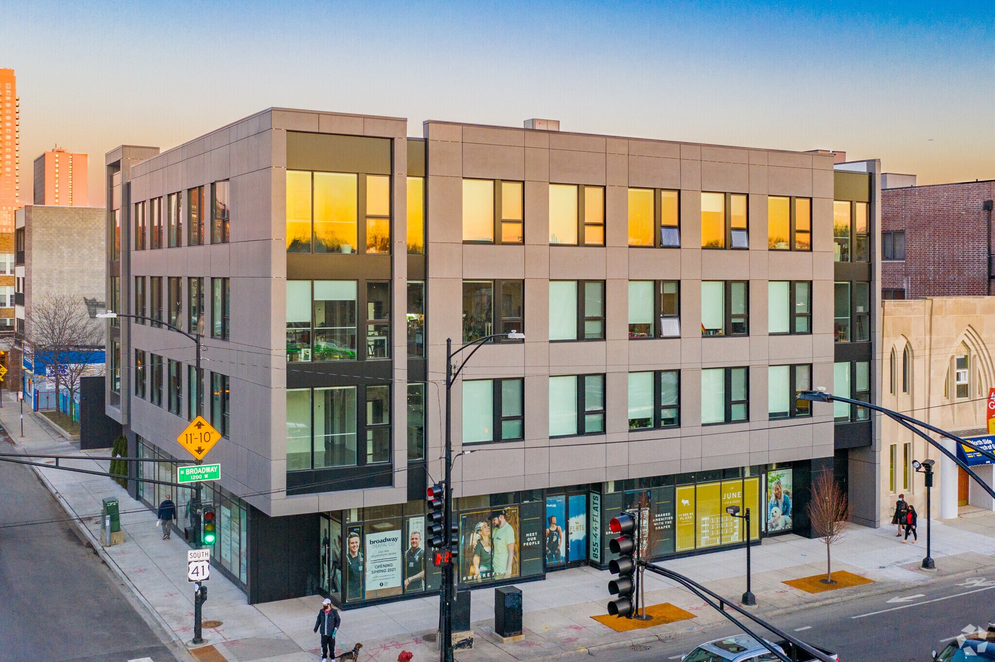 5155 N Broadway Ave, Chicago, IL à louer Photo principale– Image 1 sur 19
