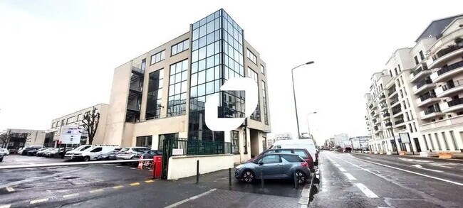 Plus de détails pour Bureau, Local d'activités à louer