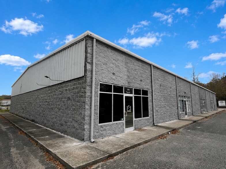 3792 Ladson Rd, Ladson, SC à louer - Photo de l’immeuble – Image 1 sur 8