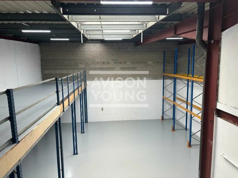 Local d’activités dans Le Thillay à louer - Photo intérieure – Image 3 sur 5