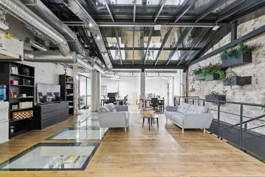 Bureau dans Paris à louer - Photo de l’immeuble – Image 1 sur 9