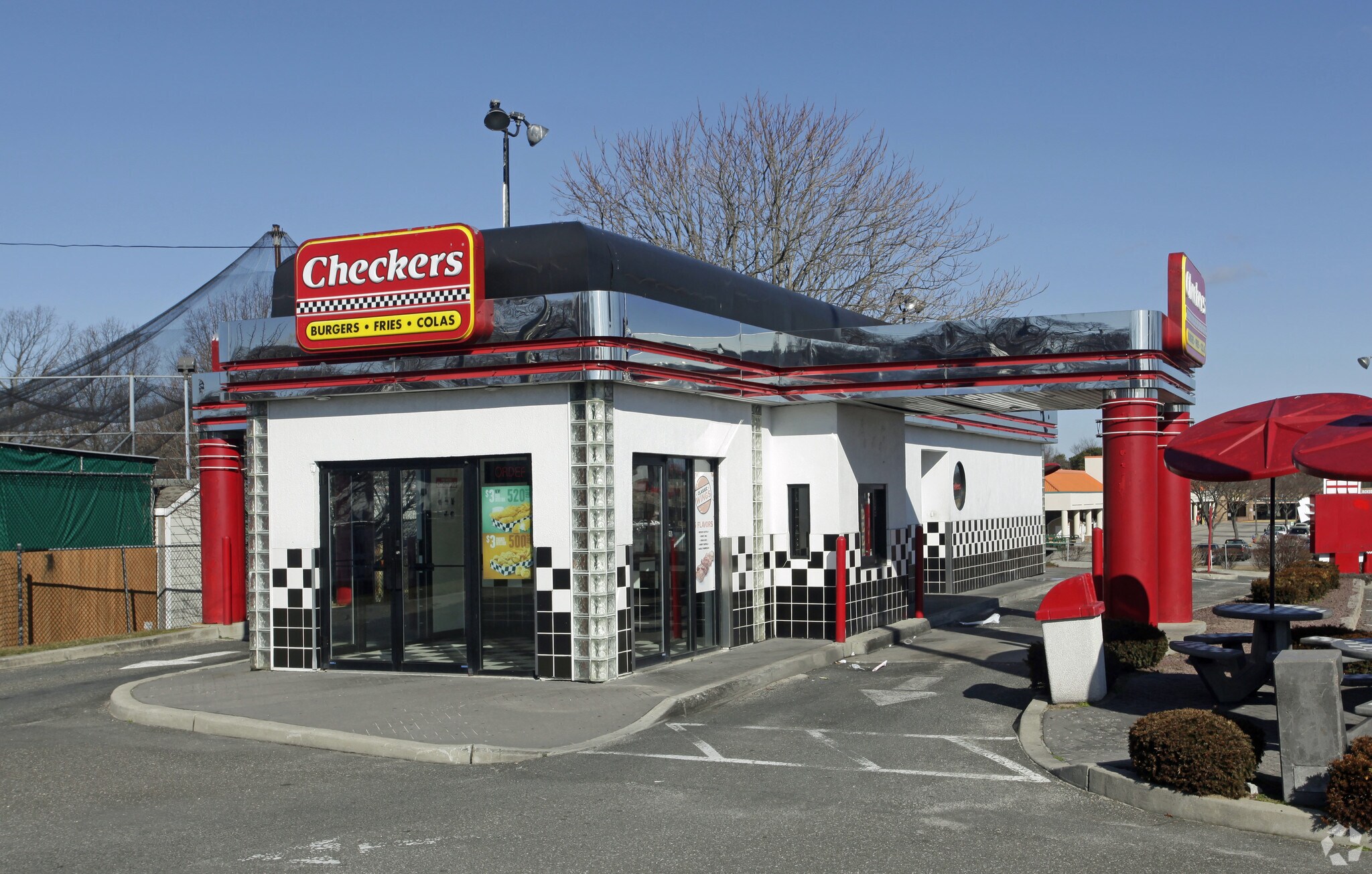 1115 Middle Country Rd, Selden, NY à louer Photo principale– Image 1 sur 3