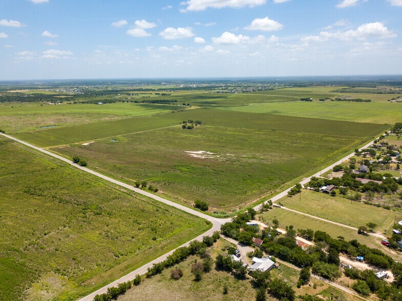 0 Becker Lane, Del Valle, TX à vendre - Photo de l’immeuble – Image 2 sur 19
