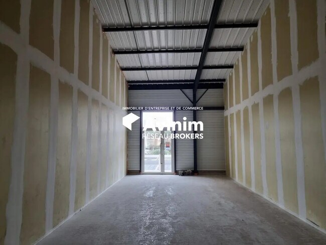 Plus de détails pour Local commercial à louer