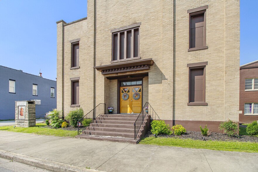 204 Broadway st, Cave City, KY à vendre - Photo de l’immeuble – Image 3 sur 25