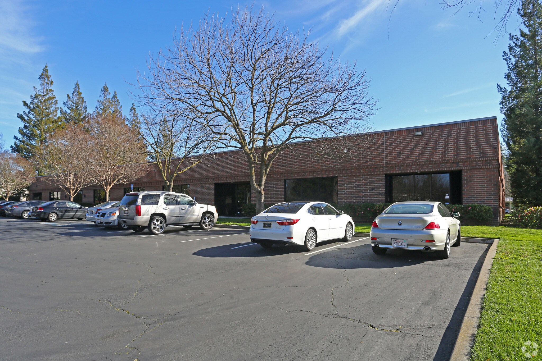 11130 Sun Center Dr, Rancho Cordova, CA à louer Photo de l’immeuble– Image 1 sur 2