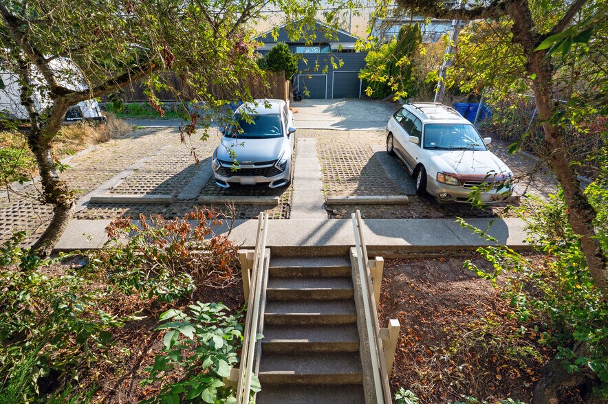 6042 Fauntleroy Way SW, Seattle, WA à vendre - Photo de l’immeuble – Image 2 sur 14