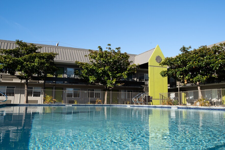 915 W Cutting Blvd, Richmond, CA à vendre - Photo de l’immeuble – Image 1 sur 20