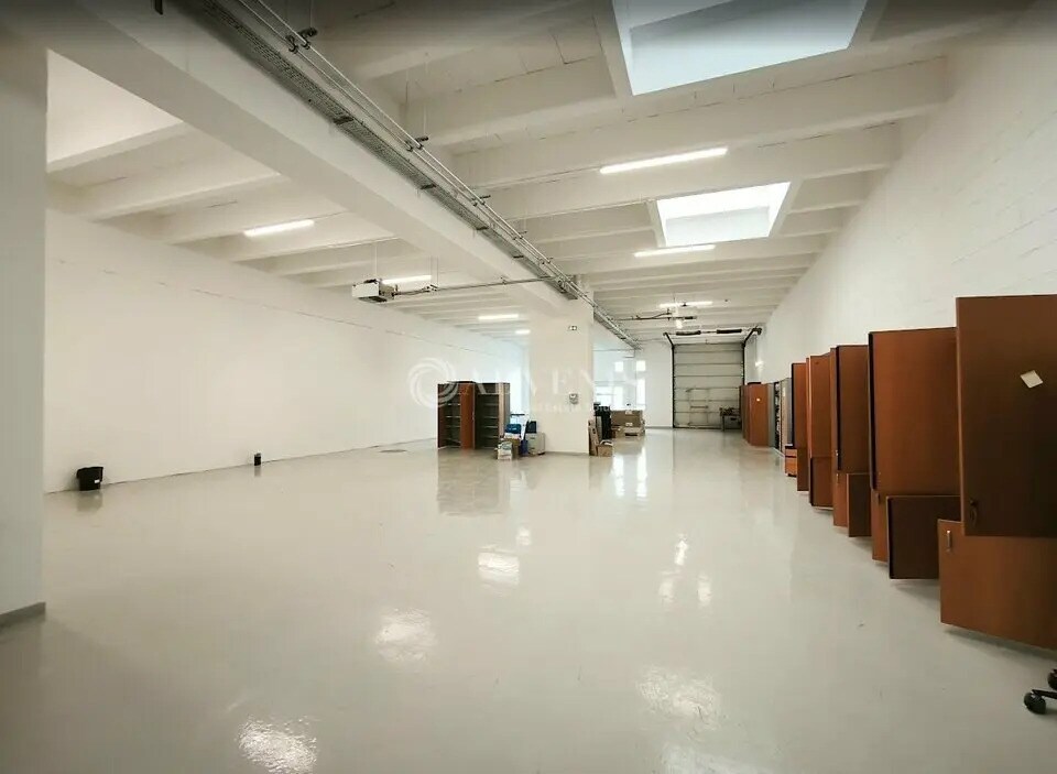Local d’activités dans Rungis à louer Photo intérieure– Image 1 sur 2