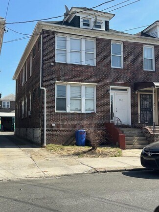 Plus de détails pour 3521 61st St, Woodside, NY - Logement à vendre