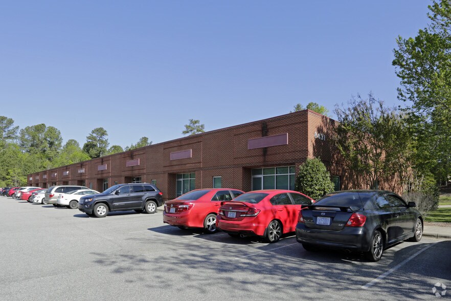 8431 Garvey Dr, Raleigh, NC à louer - Photo principale – Image 1 sur 4