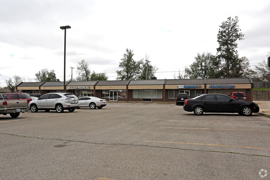 Peachtree Square Shopping Center portefeuille de 3 biens à vendre sur LoopNet.fr - Photo principale – Image 3 sur 5