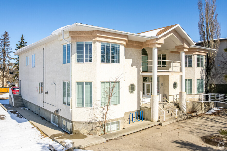 16102 100 Av NW, Edmonton, AB à vendre - Photo principale – Image 1 sur 12
