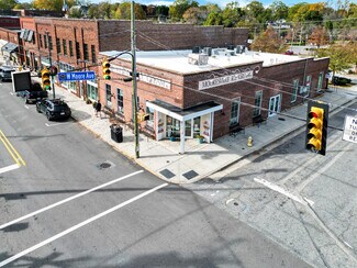 Plus de détails pour 166-186 N Broad St, Mooresville, NC - Bureau à vendre