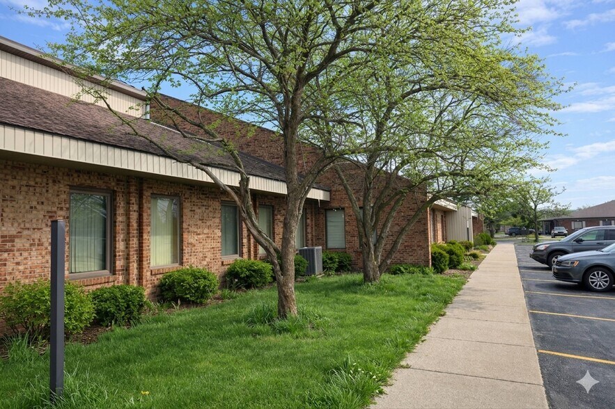 8923 Broadway, Merrillville, IN à louer - Photo de l’immeuble – Image 3 sur 4