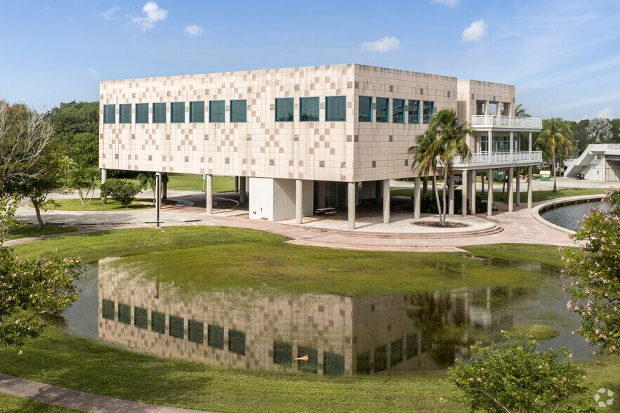 18001 Old Cutler Rd, Palmetto Bay, FL à louer - Photo de l’immeuble – Image 2 sur 5