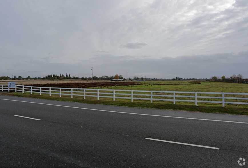 7691 Bradshaw Rd, Sacramento, CA à vendre - Photo principale – Image 1 sur 4