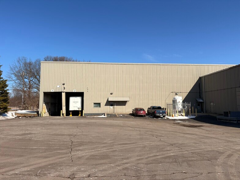 3600 Tennis Ct, Saint Joseph, MI à louer - Photo de l’immeuble – Image 2 sur 16