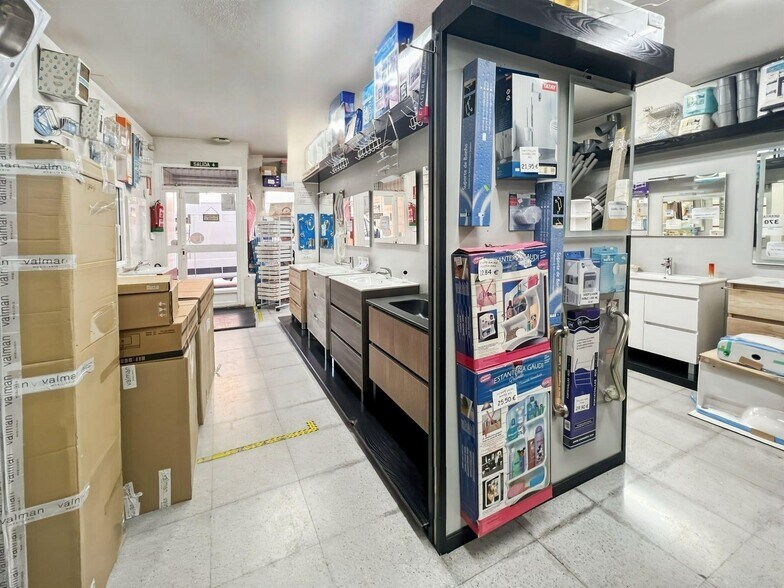 Immeuble residentiel dans Pinto, Madrid à vendre - Photo intérieure – Image 2 sur 4