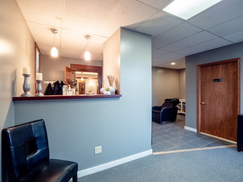 616 4th St SW, Cedar Rapids, IA à louer - Photo de l’immeuble – Image 1 sur 18