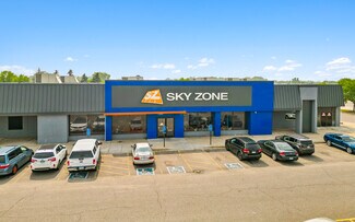 Plus de détails pour 198 NE Northtown Dr, Blaine, MN - Local commercial à vendre