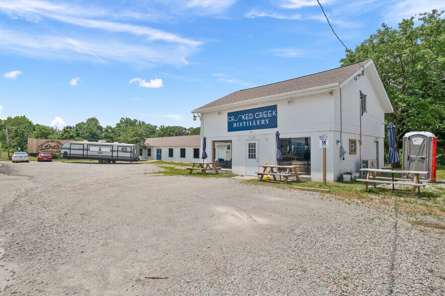 2006 Mount Pleasant Rd, Greensburg, PA à vendre - Photo de l’immeuble – Image 2 sur 29