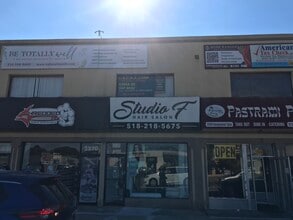 2568-2570 Hempstead Tpke, East Meadow, NY à louer Photo de l’immeuble– Image 1 sur 2