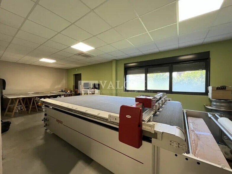 Local d’activités dans Gleizé à louer - Photo de l’immeuble – Image 3 sur 10