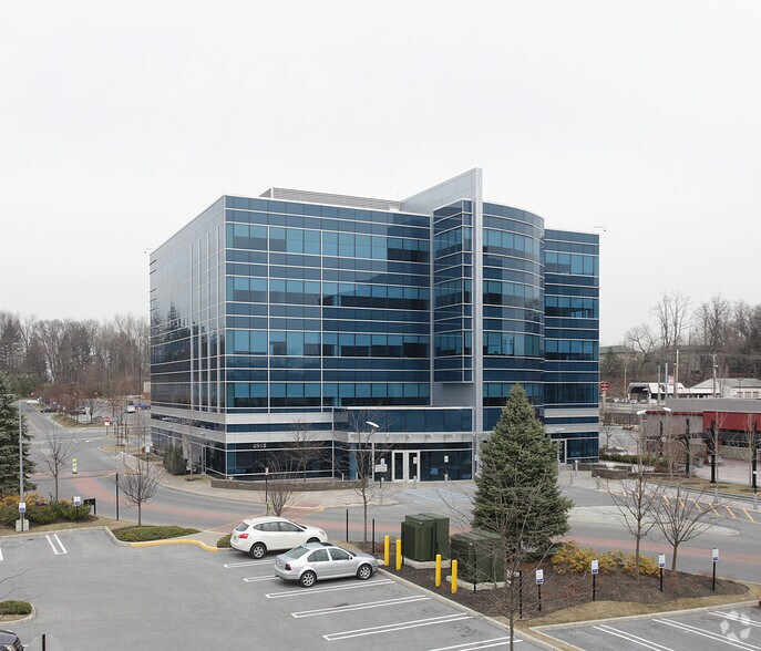 2515 South Rd, Poughkeepsie, NY à louer - Photo de l’immeuble – Image 3 sur 4