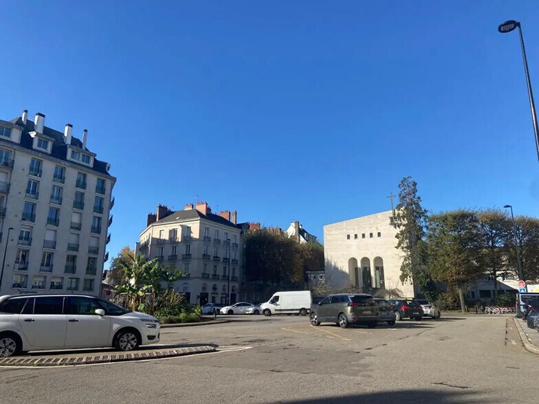Local commercial dans Nantes à louer - Photo de l’immeuble – Image 3 sur 9