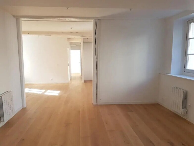 Bureau dans Rouen à louer - Photo de l’immeuble – Image 3 sur 14