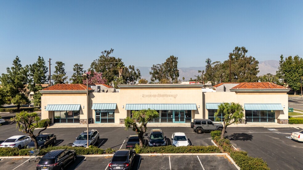 1715 W Redlands Blvd, Redlands, CA à louer - Photo de l’immeuble – Image 3 sur 9