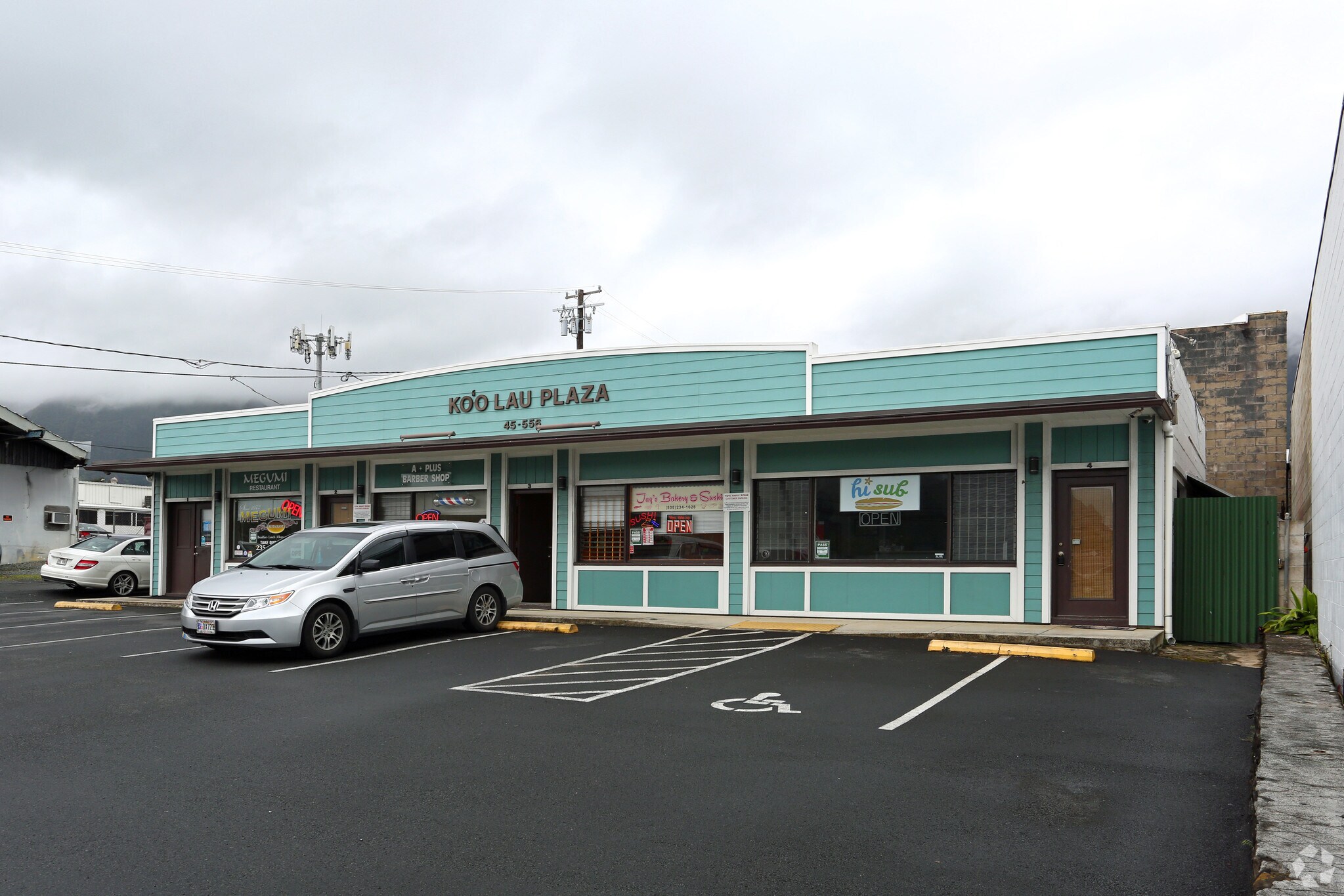45-556 Kamehameha Hwy, Kaneohe, HI à louer Photo principale– Image 1 sur 10