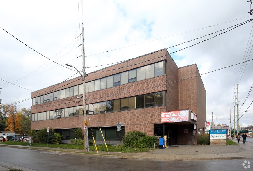 240 Wharncliffe Rd N, London, ON à louer - Photo de l’immeuble – Image 3 sur 4