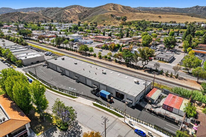 4226 Valley Fair St, Simi Valley, CA à vendre - Photo de l’immeuble – Image 2 sur 20