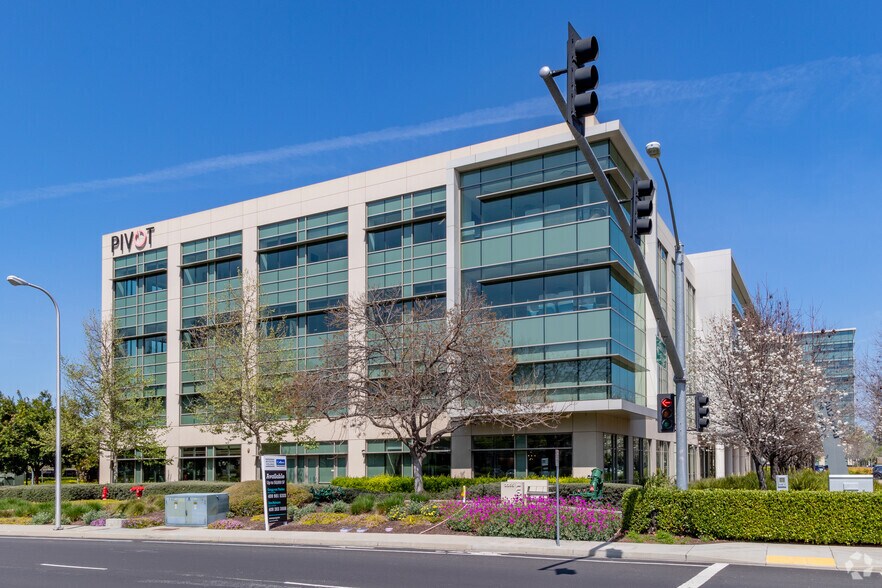 3325 Scott Blvd, Santa Clara, CA à louer - Photo de l’immeuble – Image 3 sur 20