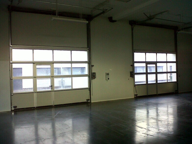 Local d’activités dans Alençon à louer - Photo intérieure – Image 1 sur 4