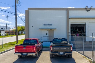 1230-1234 Kress St, Houston, TX à louer Photo de l’immeuble– Image 1 sur 10