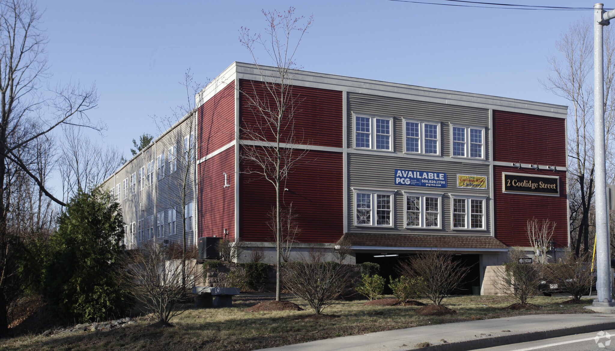 2 Coolidge St, Hudson, MA à louer Photo principale– Image 1 sur 18