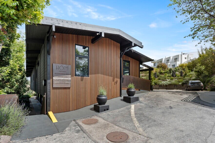 29170 Heathercliff Rd, Malibu, CA à louer - Photo de l’immeuble – Image 2 sur 27