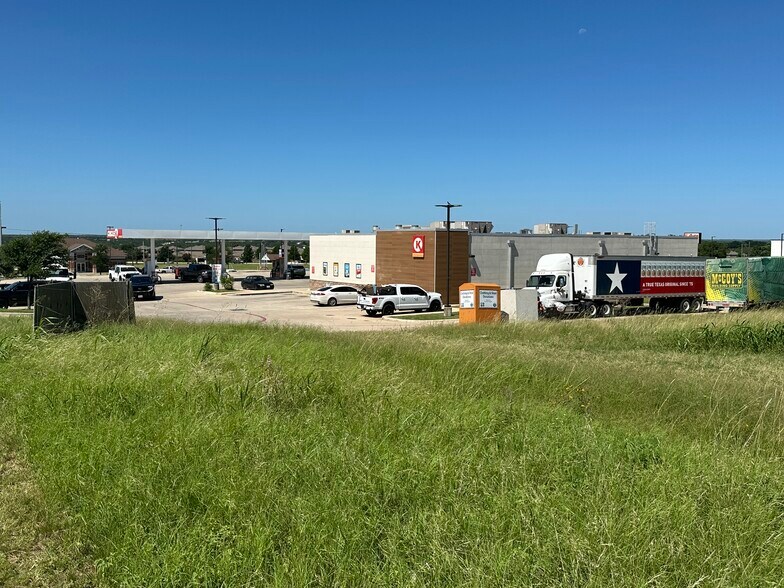 109 Stonewall Pkwy, Liberty Hill, TX à vendre - Photo de l’immeuble – Image 3 sur 8