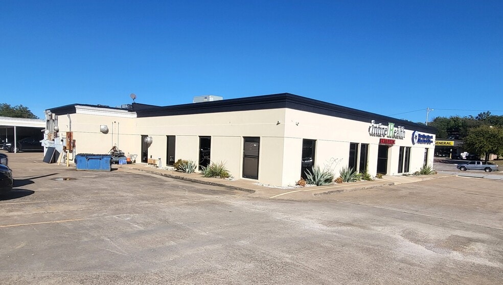 517 N Carrier Pky, Grand Prairie, TX à vendre - Photo de l’immeuble – Image 2 sur 25