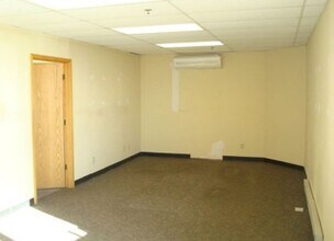 2319-2325 Neva Rd, Antigo, WI à louer Photo intérieure– Image 1 sur 3