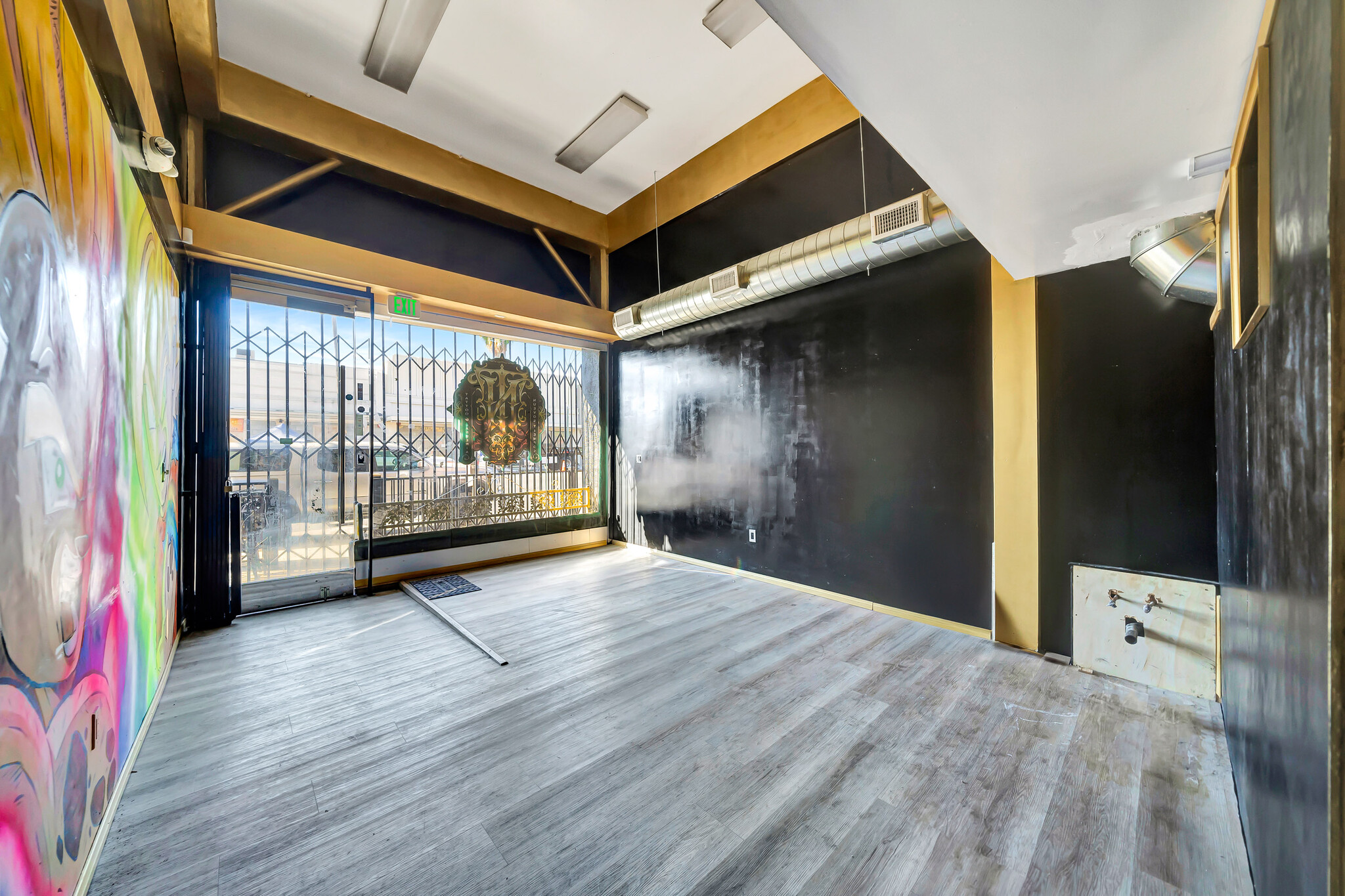 6350-6356 Van Nuys Blvd, Van Nuys, CA à louer Photo intérieure– Image 1 sur 9