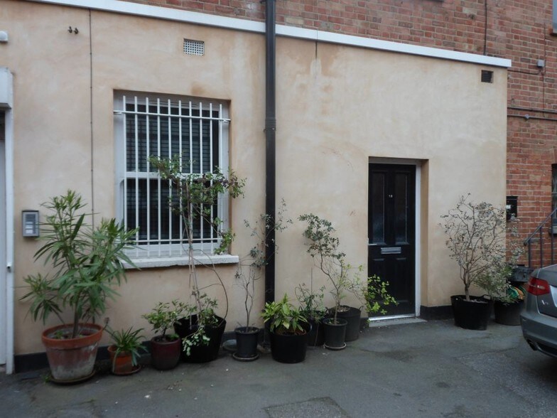 Trafalgar Mews, Londres à louer - Photo de l’immeuble – Image 3 sur 5