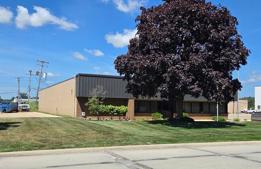 34673 Bennett Dr, Fraser, MI à vendre - Photo de l’immeuble – Image 2 sur 5
