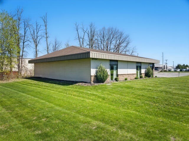 4638 Expo Dr, Manitowoc, WI à vendre - Photo de l’immeuble – Image 3 sur 11