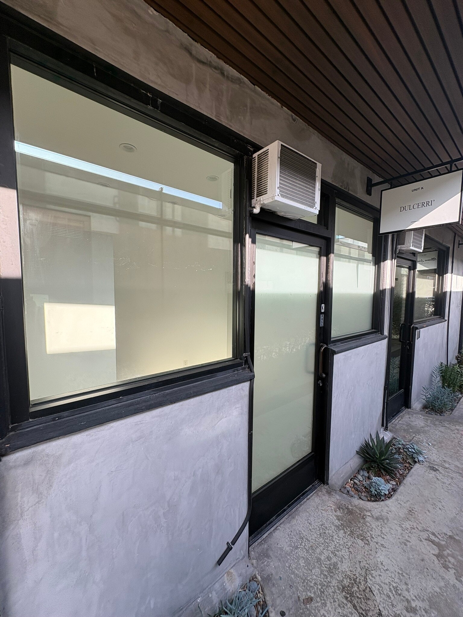 3601-3609 1/2 W Magnolia Blvd, Burbank, CA à louer Photo intérieure– Image 1 sur 4