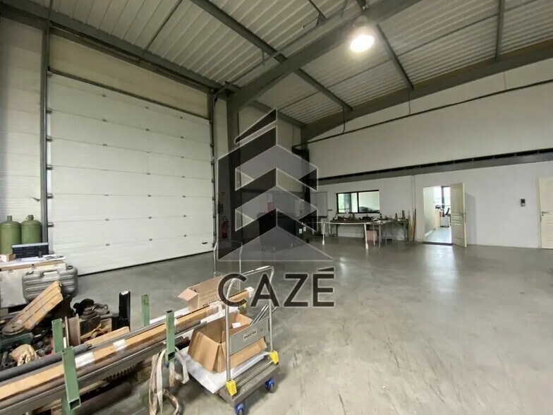 Local d'activités dans Saint-Médard-en-Jalles à vendre - Photo intérieure – Image 2 sur 6